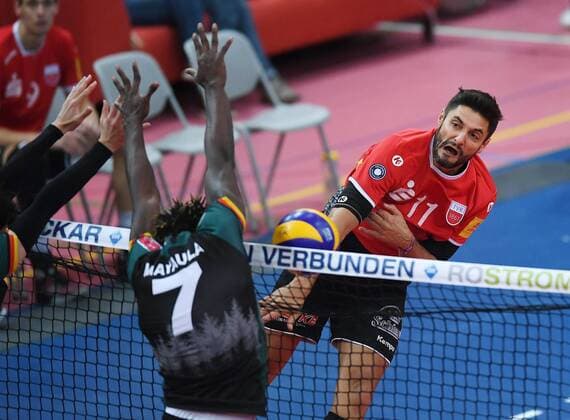 Volleyball 1. Bundesliga Saison 2017 2018 Testspiel TV Rottenburg - Volley Bisons Buehl 11.11.2017 Idner Faustino Lima Martins (re, TV Rottenburg) Rottenburg