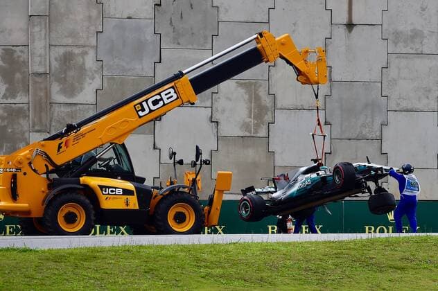 Crash, Lewis Hamilton; Mercedes Grand Prix, formula 1 GP, Brasilien in Sao Paulo Interlagos, 12.11.2017 Photo:mspb Jerry Andre Crash, Lewis Hamilton; formula 1 GP, Brasilien