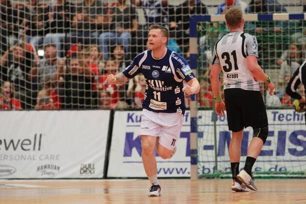 Torjubel Arnor Thor Gunnarsson ( 11, Bergischer HC) Bergischer HC vs. TV Emsdetten, Handball, 2. Bundesliga, 12.11.17 Solingen NRW Deutschland Klingenhalle
