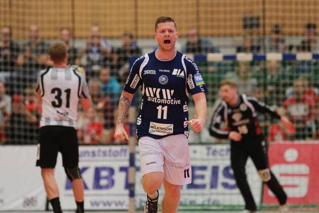 Torjubel Arnor Thor Gunnarsson ( 11, Bergischer HC) Bergischer HC vs. TV Emsdetten, Handball, 2. Bundesliga, 12.11.17 Solingen NRW Deutschland Klingenhalle