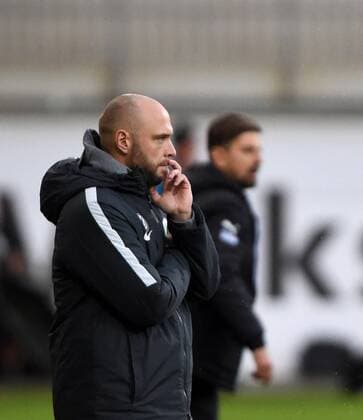 Stefan Lerch (Trainer, coach Wolfsburg) (171112) WOLFSBURG, DEUTSCHLAND -- Fussball, Allianz Frauen-Bundesliga, 8. Spieltag: VfL Wolfsburg vs 1. FFC Frankfurt am 12. November 2017 im AOK Stadion in Wolfsburg, Deutschland.