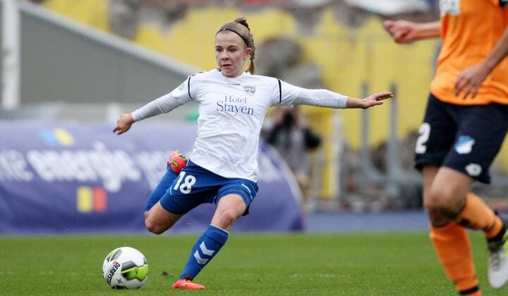 GER, 1.Bundesliga, Frauen, FF USV Jena vs TSG Hoffenheim 12.11.17, Jena, Ernst-Abbe-Sportfeld, GER, Allianz Frauen Bundesliga 1.Bundesliga, Frauen, Saison 2017 2018, 08.Spieltag, FF USV Jena vs TSG Hoffenheim im Bild Annika Graser (Jena)