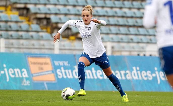 GER, 1.Bundesliga, Frauen, FF USV Jena vs TSG Hoffenheim 12.11.17, Jena, Ernst-Abbe-Sportfeld, GER, Allianz Frauen Bundesliga 1.Bundesliga, Frauen, Saison 2017 2018, 08.Spieltag, FF USV Jena vs TSG Hoffenheim im Bild Karoline Heinze (Jena)
