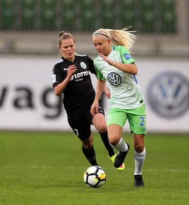 v.l. Gidion, Margarita (1. FFC Frankfurt), Pernille Harder (VfL Wolfsburg)