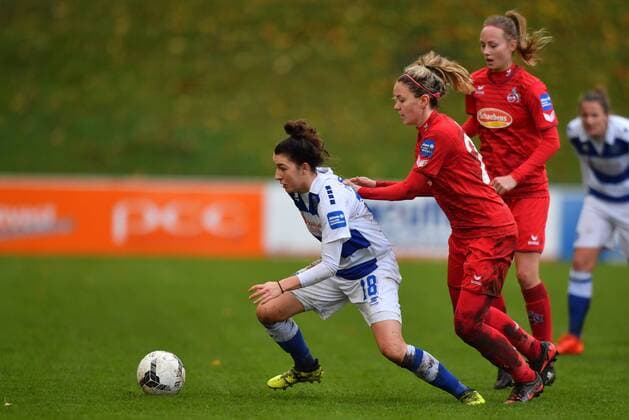 Zweikampf Barbara Dunst (MSV, 18) Theresa Gosch (Köln, 24), Fussball, Allianz Frauen-Bundesliga,MSV Duisburg - 1. FC Köln,
