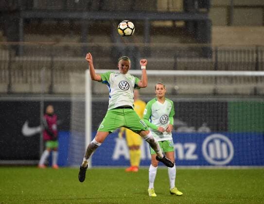 Alexandra Popp (Wolfsburg, 11) (171112) WOLFSBURG, DEUTSCHLAND -- Fussball, Allianz Frauen-Bundesliga, 8. Spieltag: VfL Wolfsburg vs 1. FFC Frankfurt am 12. November 2017 im AOK Stadion in Wolfsburg, Deutschland.