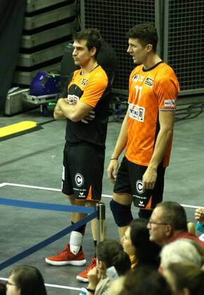 GER, 1.VBL, BR VOLLEYS VS. SVG Lueneburg 12.11.2017, Max Schmeling Halle, Berlin, GER, 1.VBL, BR VOLLEYS VS. SVG Lueneburg, im Bild Pierre Pujol (BR Volleys 18), Adam White (BR Volleys 11)
