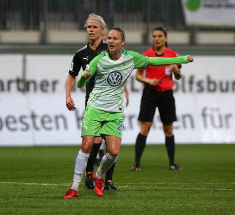 VfL vs Frankfurt , Frauen Wolfsburg, Deutschland. 12.11.2017, FUßBALL - VfL Wolfsburg vs 1. FFC Frankfurt, 1. Allianz Frauen Bundesliga, Saison 2017-18. Bild zeigt: Caroline Graham Hansen (VfL Wolfsburg) Wolfsburg