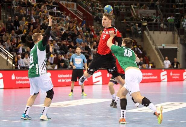 v.li.: Jan Schäffer (DJK Rimpar Wölfe), Gerdas Babarskas (SG BBM Bietigheim), Lukas Siegler (DJK Rimpar Wölfe), DKB 2. Handball-Bundesliga, SG BBM Bietigheim - DJK Rimpar Wölfe,