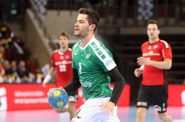 v.li.: Paco Barthe (SG BBM Bietigheim), Dominik Schömig (DJK Rimpar Wölfe), Dominik Claus (SG BBM Bietigheim), DKB 2. Handball-Bundesliga, SG BBM Bietigheim - DJK Rimpar Wölfe,