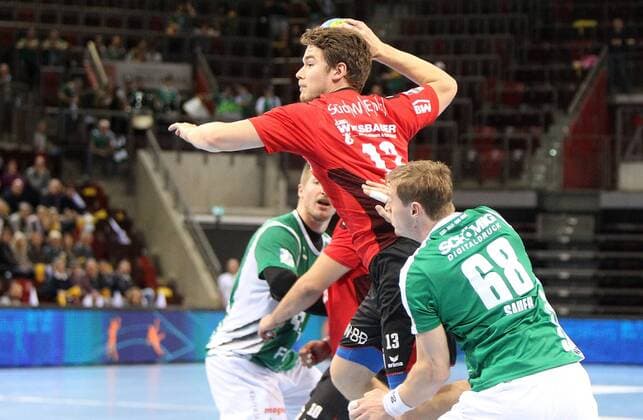 v.li.: Jan Schäffer (DJK Rimpar Wölfe), Valentin Schmidt (SG BBM Bietigheim), Julian Sauer (DJK Rimpar Wölfe), DKB 2. Handball-Bundesliga, SG BBM Bietigheim - DJK Rimpar Wölfe,