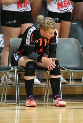 Miranda Schmidt-Robben (Bad Wildungen 11) sitzt nach dem Spiel enttaeuscht auf der Bank beim Spiel Bayer 04 Leverkusen vs. Bad Wildungen Vipers, Handball, Damen, 1. Bundesliga, 12.11.2017 Leverkusen Copyright: xHommes Eibner-Pressefotox EP_MHS