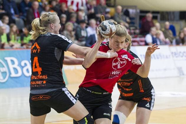 Handball-Bundesliga TSV Bayer 04 Leverkusen vs. HSG Bad Wildungen Vipers 19:17 Handball-Bundesliga TSV Bayer 04 Leverkusen vs. HSG Bad Wildungen Vipers 19:17 am 12. 11. 2017 Leverkusen, Ostermann-Arena, Deutschland Photo: Ralf Kardes Sabine Heusdens (4) RL Elfe Sally Potocki (8) RM RL