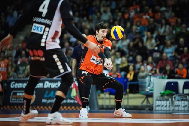 Berlin, Deutschland, 12.11.2017: Steven Marshall (BR Volleys 2) beim Spiel der Volleyball Bundesliga Saison 2017 2018 zwischen Berlin Recycling Volleys - SVG Lüneburg.