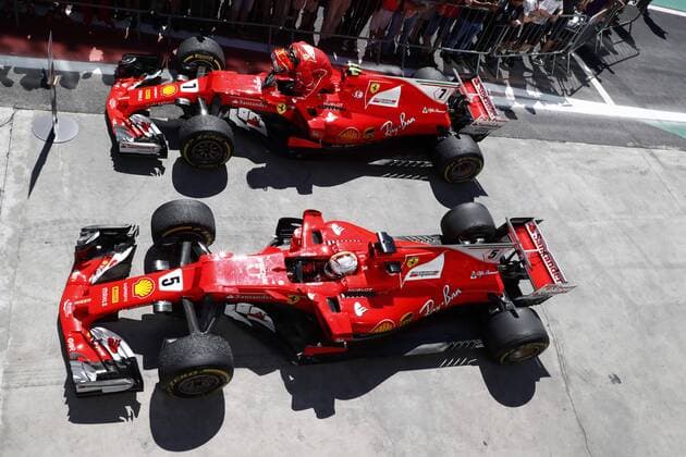 Motorsports: FIA Formula One World Championship WM Weltmeisterschaft 2017, Grand Prix of Brazil, 5 Sebastian Vettel (GER, Scuderia Ferrari), 7 Kimi Raikkonen (FIN, Scuderia Ferrari), Sao Paulo Brazil