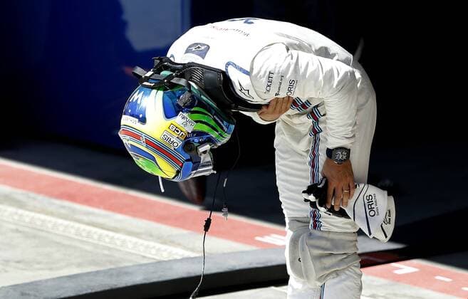 Grande Prêmio do Brasil de Fórmula 1 2017 SÃO PAULO, SP - 12.11.2017: GRANDE PRÊMIO DO BRASIL DE FÓRMULA 1 2017 - Felipe Massa of the Williams team is grateful to the public during the 2017 Brazilian Formula 1 Grand Prix, held at the Autodromo de Interlagos in São Paulo, SP, on Sunday (12). (Photo: Rodolfo Buhrer La Imagem Fotoarena) x1426141x  RodolfoxBuhrer
