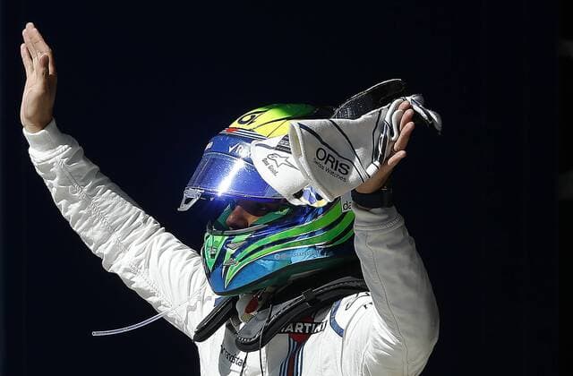 Grande Prêmio do Brasil de Fórmula 1 2017 SÃO PAULO, SP - 12.11.2017: GRANDE PRÊMIO DO BRASIL DE FÓRMULA 1 2017 - Felipe Massa of Williams thanked the public during the 2017 Brazilian Formula 1 Grand Prix, held at the Interlagos Autodrome in São Paulo, SP, on Sunday (12). (Photo: Rodolfo Buhrer La Imagem Fotoarena) x1426144x  RodolfoxBuhrer