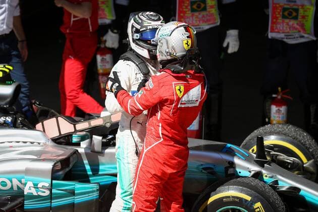 Motorsports: FIA Formula One World Championship WM Weltmeisterschaft 2017, Grand Prix of Brazil, 77 Valtteri Bottas (FIN, Mercedes AMG Petronas F1 Team), 5 Sebastian Vettel (GER, Scuderia Ferrari), Sao Paulo Brazil