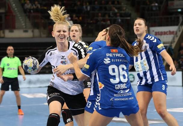 Ludwigsburg, Handball EHF Champions League SG BBM Bietigheim vs. MNE Buducnost:v.l.Kim Naidziniavicius (BBM), Itana Grbic (Bud)