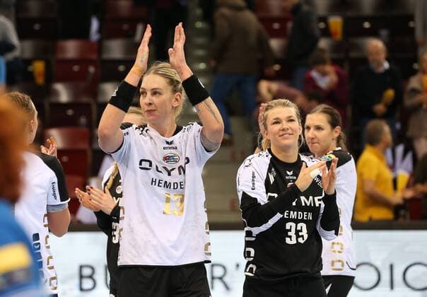 Ludwigsburg, Handball EHF Champions League SG BBM Bietigheim vs. MNE Buducnost:Jubel Luisa Schulze (BBM), Tess Wester (BBM)