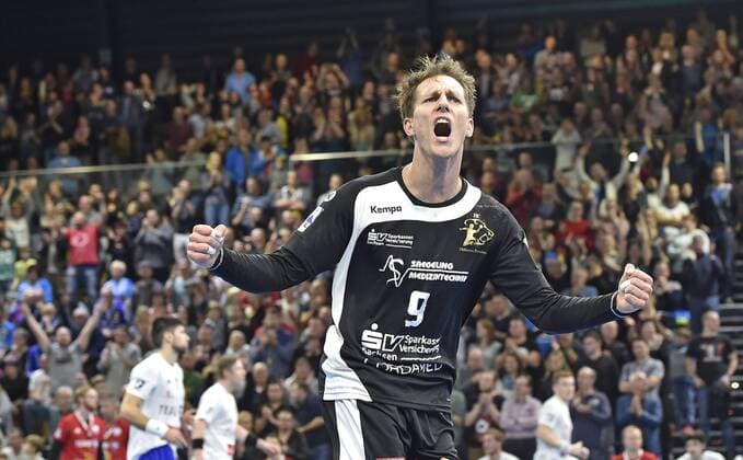 12.11.2017, letztes Tor, Jubel, Dresdens Julius Dierberg, Handball, 2. Bundesliga, HC Elbflorenz Dresden - ThSV Eisenach 30:27,