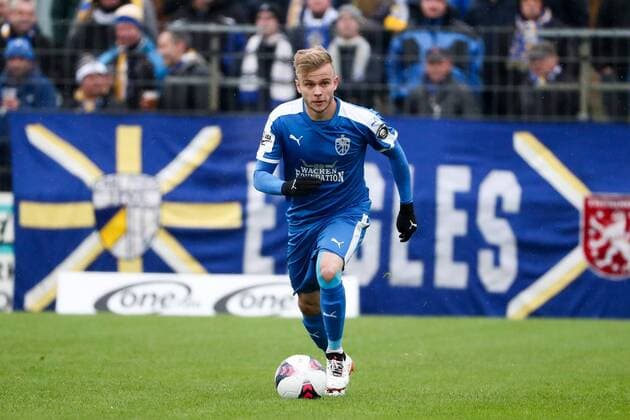 Meuselwitz, 12.11.2017, bluechip Arena, Fussball, Thüringenpokal, Viertelfinale , ZFC Meuselwitz vs FC Carl Zeiss Jena 1:3 n.V. (1:1, 0:1) , Im Bild: Guillaume Cros (3, Jena) ,