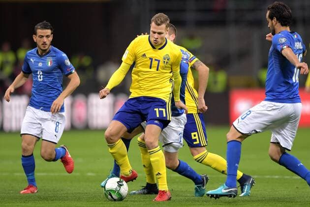171113 Sveriges Viktor Claesson under fotbollsmatchen i VM-kvalets play-off mellan Italien och Sverige den 13 november 2017 i Milano.  Copyright: JOELxMARKLUND BB171113JM004