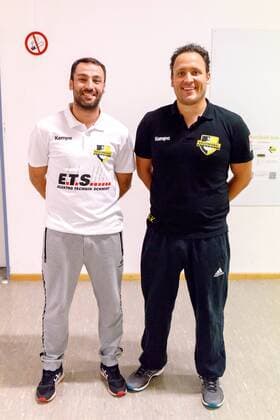 13.11.2017, xmzx, Handball 3.Liga, SG Bruchköbel neuer Trainer Tim Beckmann v.l. Tegaday Ramos Nuez, Tim Beckmann, Kollegen aus Groß-Umstädter Zeiten Hanau Hessen Deutschland