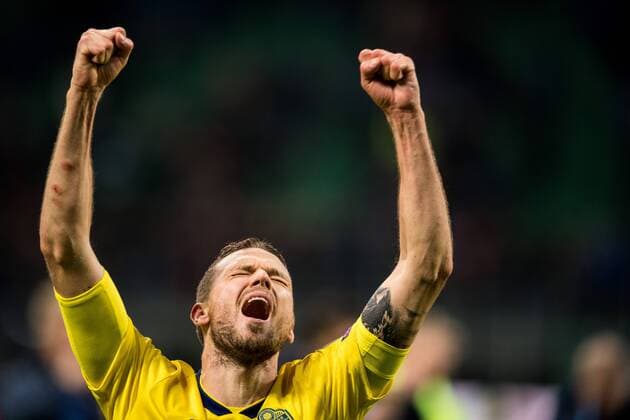 Fußball, WM Playoffs, Schweden qualifiziert sich für WM 171113 Sveriges Marcus Berg jublar efter att VM-platsen är säkrad efter fotbollsmatchen i VM-kvalets play-off mellan Italien och Sverige den 13 november 2017 i Milano.  Copyright: PETTERxARVIDSON BB171113PA112