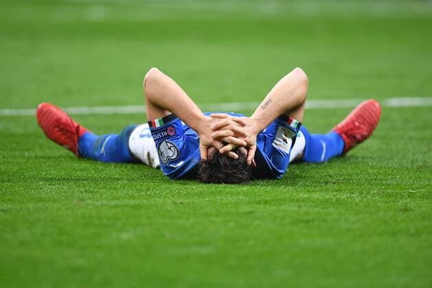 Fußball, WM Playoffs, Italien - Schweden Fussball International WM 2018 Play Off Rueckspiel in Mailand 13.11.2017 Italien - Schweden Emttaeuschung Italien nach dem Spiel; Alessandro FLORENZI am Boden Mailand