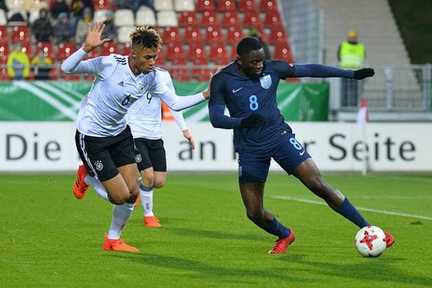 Sidney Friede (Deutschland U20) li. und Joshua Da Silva (England U20) re., Deutschland vs. England, Fussball, U20 Elite League, 14.11.2017, Zwickau Copyright: xEibner-Pressefoto BertxHarzerx EP_BHR