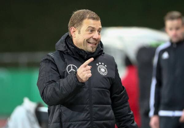 Deutschland - Italien Fussball, U20 Laenderspiel Zwickau, 14.11.2017, Stadion Zwickau, Fussball, U20 Länderspiel , Deutschland - England 2:1 (2:0) , Im Bild: Trainer Frank Kramer (U20 Deutschland ,