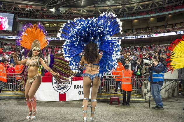 Wembley is treated to some entertainment from some Samba dancers ahead of the International Friendly Länderspiel match between England and Brazil at Wembley Stadium, London, England on 14 November 2017. Copyright: xDarrenxMusgrovex 17720017