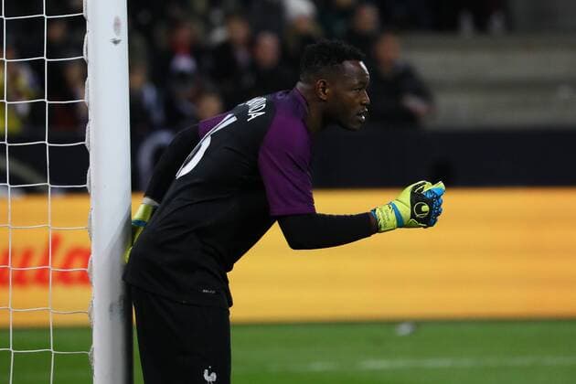 Torwart Steve Mandanda (Frankreich, France) - 14.11.2017: Deutschland vs. Frankreich, Rhein Energie Stadion Koeln