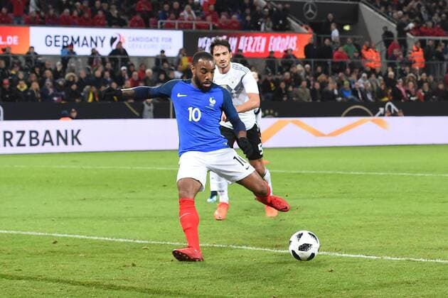 Fußball Länderspiel Deutschland - Frankreich am 14.11.2017 im RheinEnergieSTADION in Köln Tor zum 0:1 durch Alexandre Lacazette ( Frankreich )