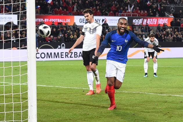 Fußball Länderspiel Deutschland - Frankreich am 14.11.2017 im RheinEnergieSTADION in Köln Torjubel zum 0:1 durch Alexandre Lacazette ( Frankreich )