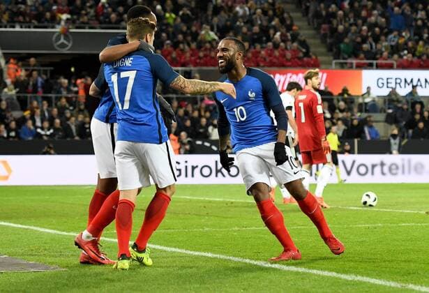 14.11.2017, xfux, Fussball Laenderspiel Freundschaftsspiel, Deutschland - Frankreich, emspor, v.l. Lucas Digne (Frankreich), Alexandre Lacazette (Frankreich) Torjubel, Goal celebration, celebrate the goal zum 0:1 Koeln