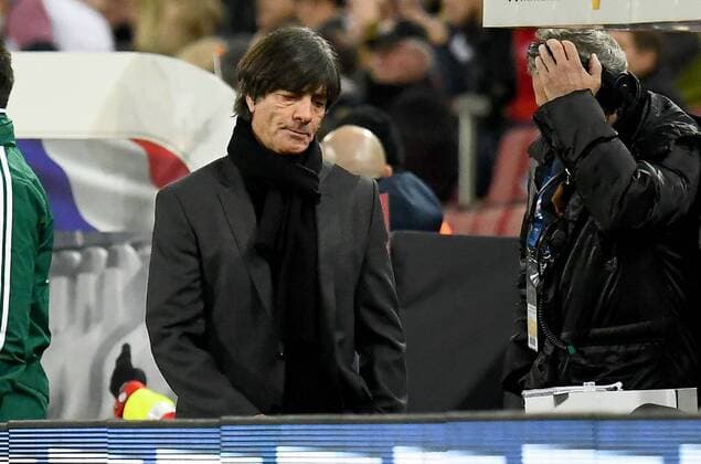 14.11.2017, xfux, Fussball Laenderspiel Freundschaftsspiel, Deutschland - Frankreich, emspor, v.l. Trainer Joachim JOGI Loew (Deutsche Fussball Nationalmannschaft DFB) enttaeuscht, enttaeuscht schauend, dissapointed Koeln