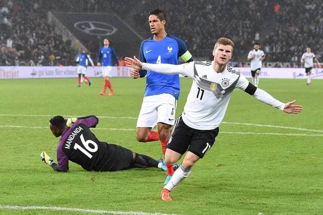 Fußball Länderspiel Deutschland - Frankreich am 14.11.2017 im RheinEnergieSTADION in Köln Torjubel zum 1:1 durch Timo Werner ( Deutschland )