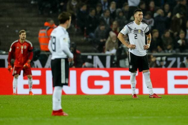 Koeln, Deutschland, 14.11.2017, Laenderspiel, Deutschland - Frankreich, Mario Goetze (GER) Niklas Suele (GER) enttaeuscht, enttaeuschung ( DeFodi048