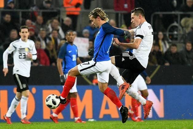 14.11.2017, xfux, Fussball Laenderspiel Freundschaftsspiel, Deutschland - Frankreich, emspor, v.l. Antoine Griezmann (Frankreich), Julian Draxler (Deutsche Fussball Nationalmannschaft DFB) Koeln
