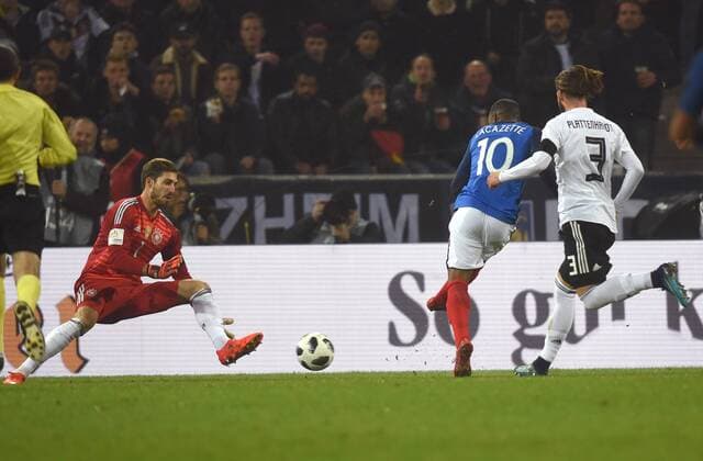 Deutschland - Frankreich 14.11.2017 Tor 1:2 durch Alexandre Lanzette gegen Torwart Kevin Trapp (GER)