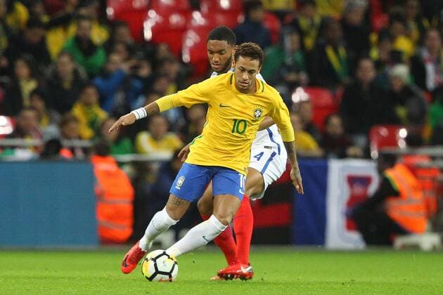 England v Brazil International Friendly L?nderspiel Joe Gomez of England and Neymar of Brazil in action during the International Friendly match at Wembley Stadium, London Content Not Available For UK Newspapers Copyright: xPaulxChestertonx FIL-10952-0112