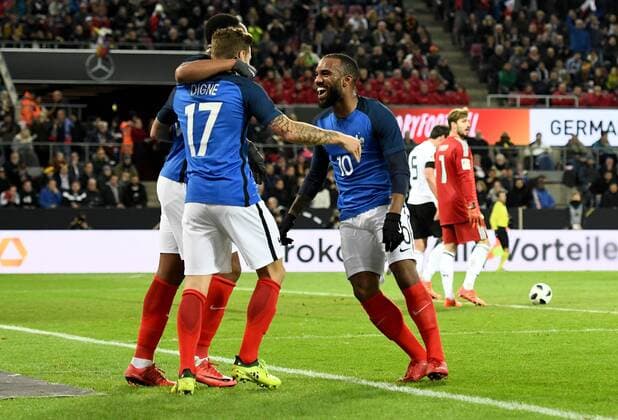 14.11.2017, xfux, Fussball Laenderspiel Freundschaftsspiel, Deutschland - Frankreich, emspor, v.l. Lucas Digne (Frankreich), Alexandre Lacazette (Frankreich) Torjubel, Goal celebration, celebrate the goal zum 0:1 Koeln