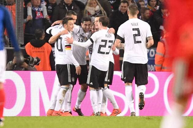 10 Mesut Ozil (all) - 13 Lars Stindl (all) - 07 JULIAN DRAXLER (all) - JOIE FOOTBALL : Allemagne vs France - Match amical de preparation de la Coupe du Monde 2018 - 14 11 2017 AnthonyBIBARD FEP Panoramic 