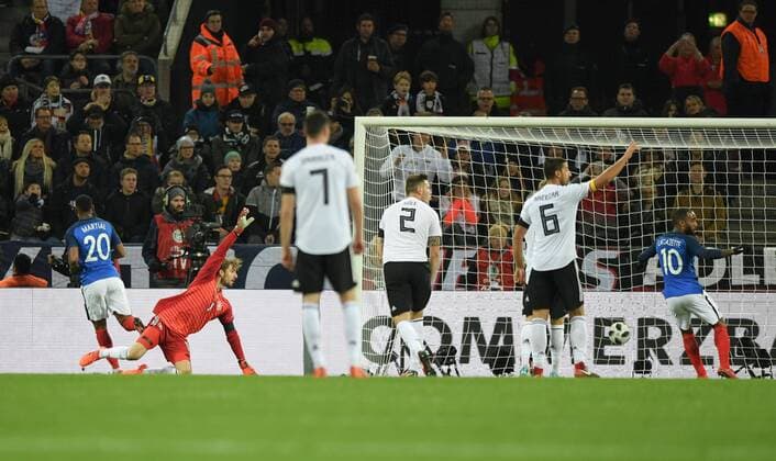 14.11.2017, Fussball Nationalmannschaft, Laenderspiel, Deutschland - Frankreich 2:2, Alexandre Lacazette (Frankreich), ganz rechts erzielt das Tor zum 0:1