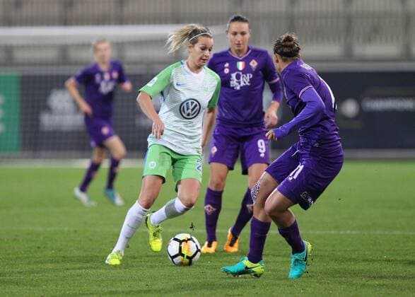 Bilder des Tages - SPORT Wolfsburg vs Florenz, CL Frauen Wolfsburg, Deutschland 15.11.2017, FUßBALL - VfL Wolfsburg vs ACF Florenz, 1 16 Finale, UEFA Frauen Champions League, Saison 2017-18. Bild zeigt: Lena Goeßling (VfL Wolfsburg) Wolfsburg