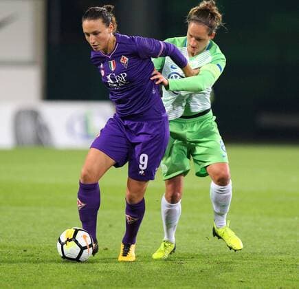 Wolfsburg vs Florenz, CL Frauen Wolfsburg, Deutschland 15.11.2017, FUßBALL - VfL Wolfsburg vs ACF Florenz, 1 16 Finale, UEFA Frauen Champions League, Saison 2017-18. Bild zeigt: Babette Peter (VfL Wolfsburg) Wolfsburg
