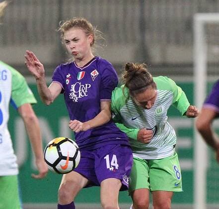 Wolfsburg vs Florenz, CL Frauen Wolfsburg, Deutschland 15.11.2017, FUßBALL - VfL Wolfsburg vs ACF Florenz, 1 16 Finale, UEFA Frauen Champions League, Saison 2017-18. Bild zeigt: Babette Peter (VfL Wolfsburg) Wolfsburg