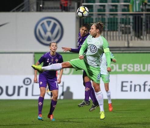 Wolfsburg vs Florenz, CL Frauen Wolfsburg, Deutschland 15.11.2017, FUßBALL - VfL Wolfsburg vs ACF Florenz, 1 16 Finale, UEFA Frauen Champions League, Saison 2017-18. Bild zeigt: Babette Peter (VfL Wolfsburg) Wolfsburg